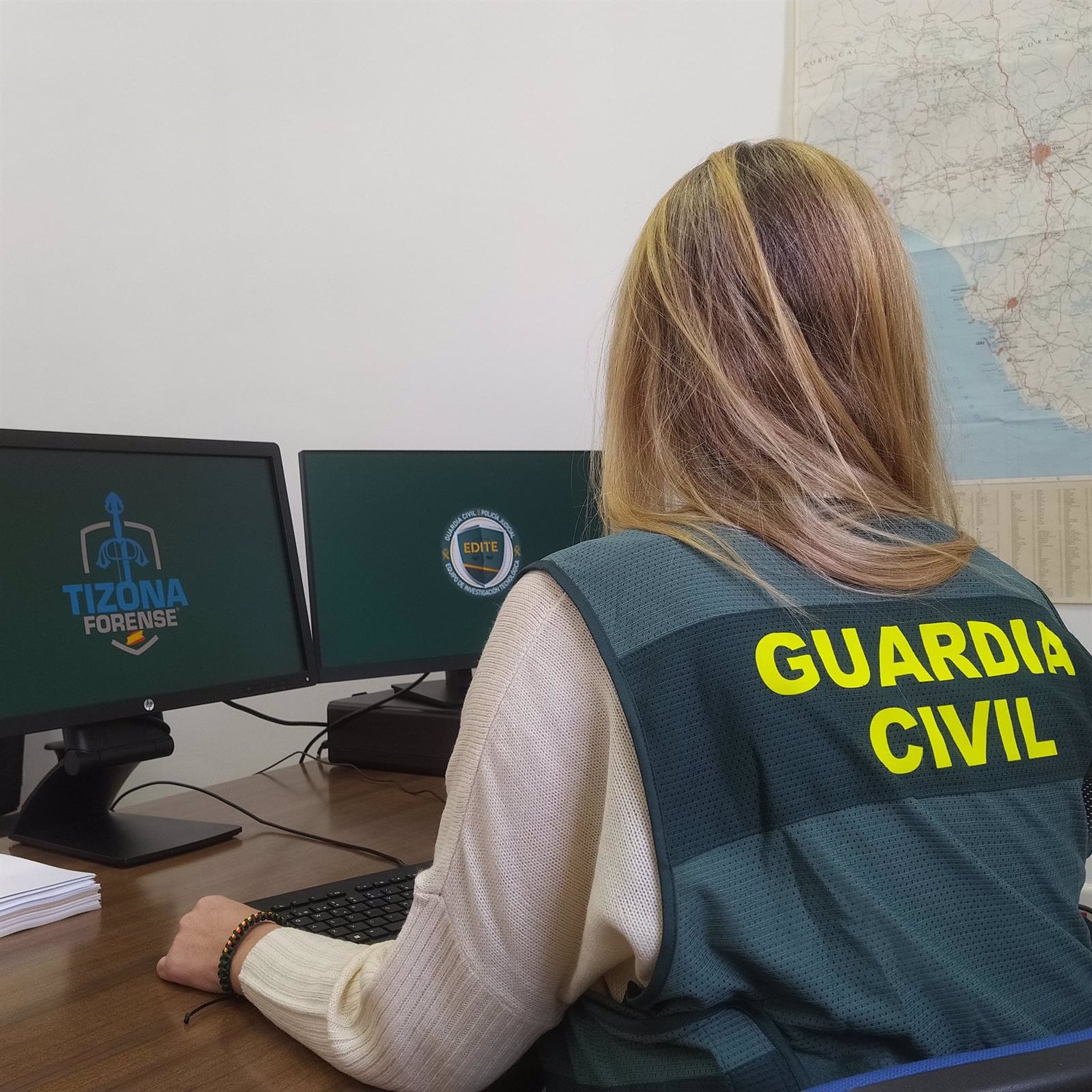 Miembro de un Equipo de Investigación Tecnológica de la Guardia Civil (EP)