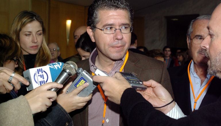 Francisco Granados cuando era consejero de Transportes e Infraestructuras del Gobierno de la Comunidad de Madrid en 2004