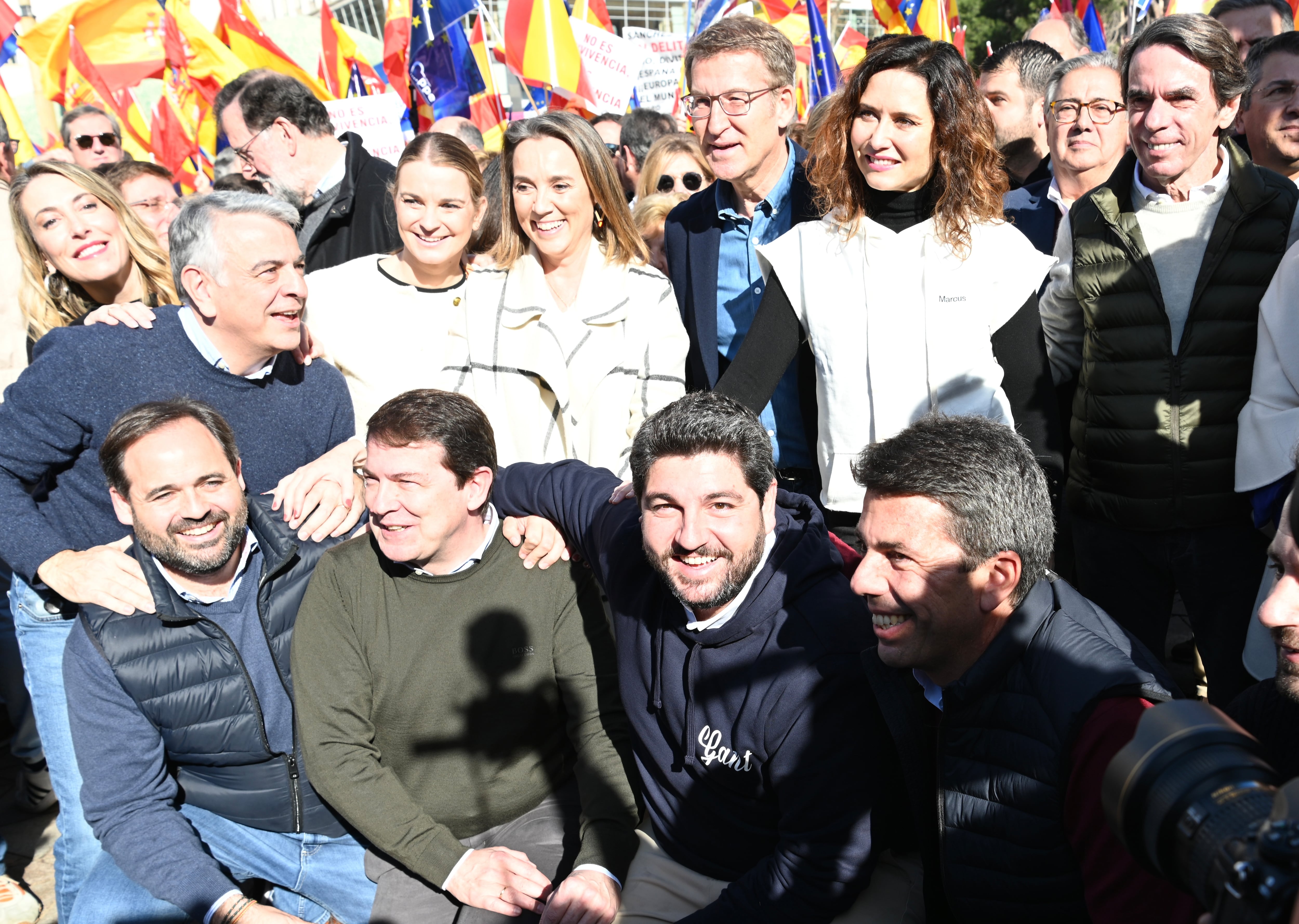 Fernando López Miras junto a dirigentes de su partido (PP) este domingo en Madrid