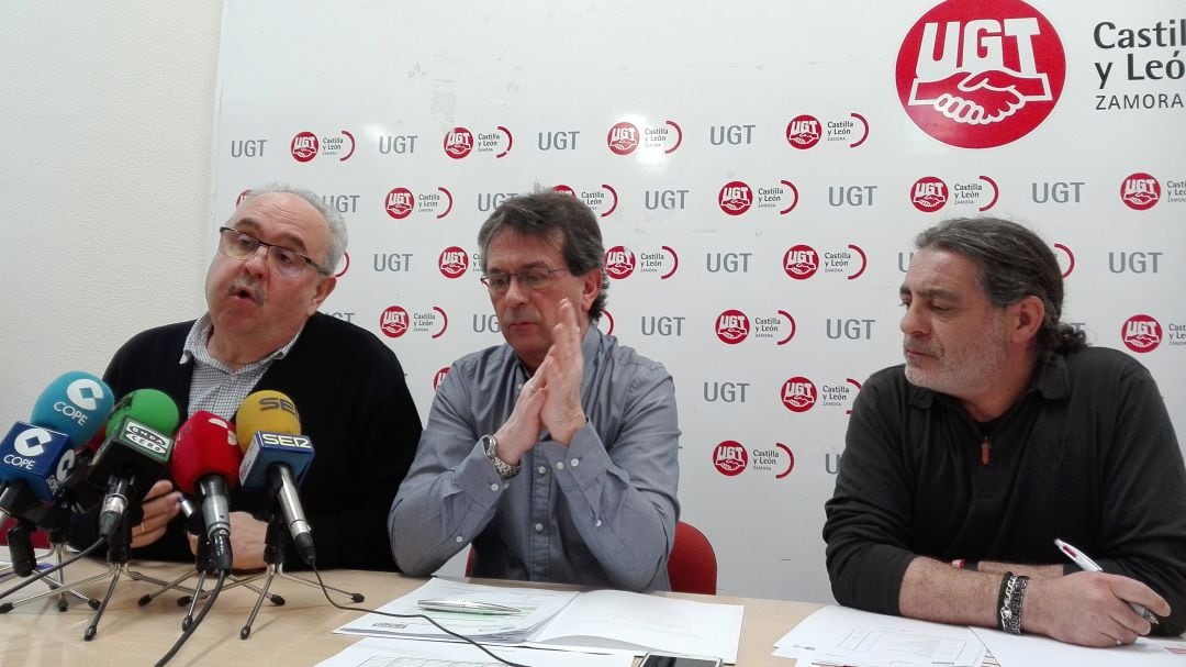 Ángel del Carmen (UGT), Manuel Prieto y Antonio Salvador (CCOO)