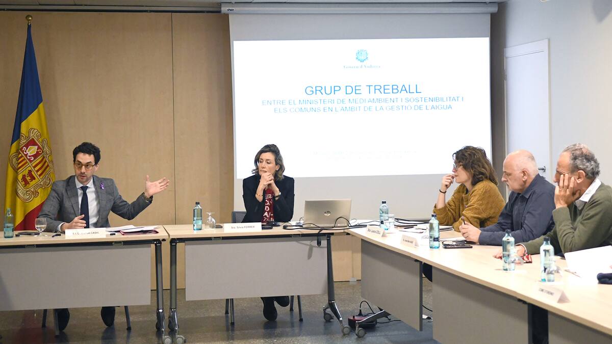 Crida a la població de Govern i comuns per reduir el consum d'aigua