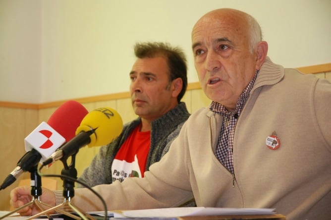 Adolfo Potente y Pablo en la rueda de prensa de la Asociación Parados en Movimiento