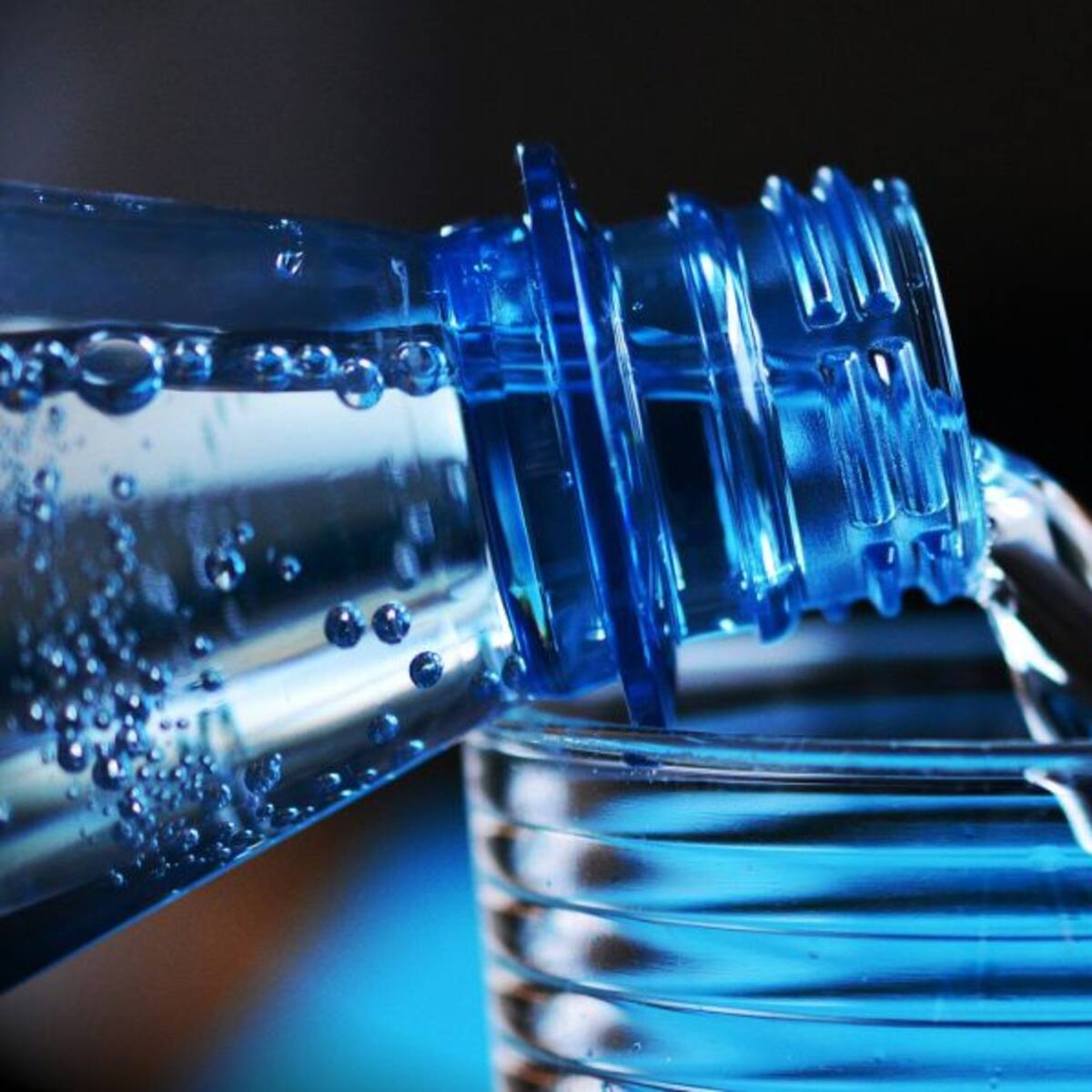 Un hombre de Vigo sufre quemaduras internas tras beber agua con gas embotellada