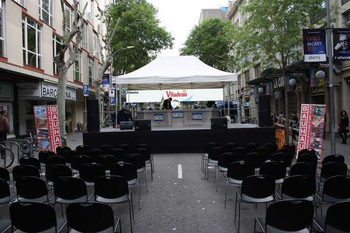 El carrer Casp, preparat per la programació especial de la ràdio