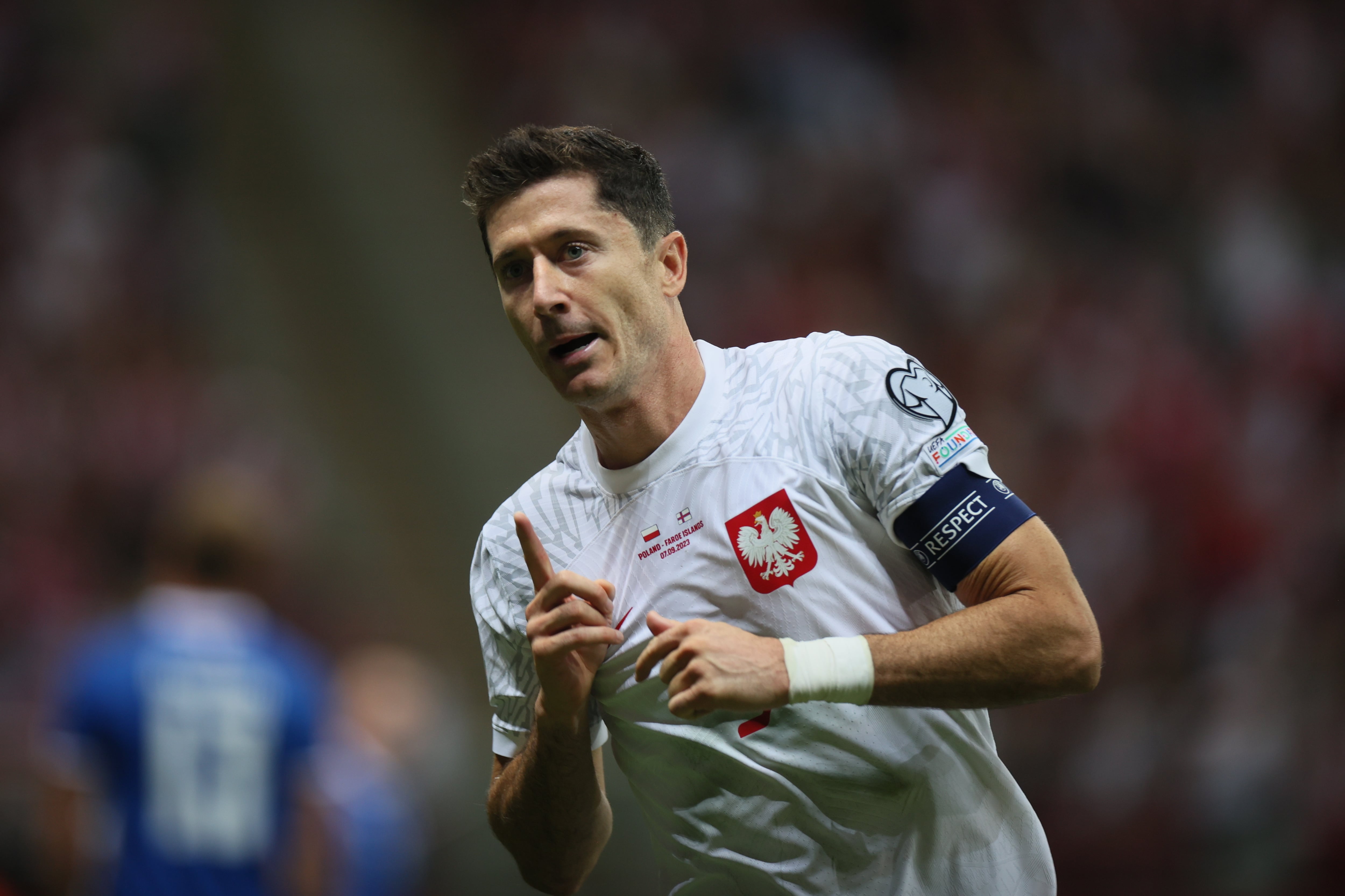 Robert Lewandowski celebra su gol ante Islas Feroe