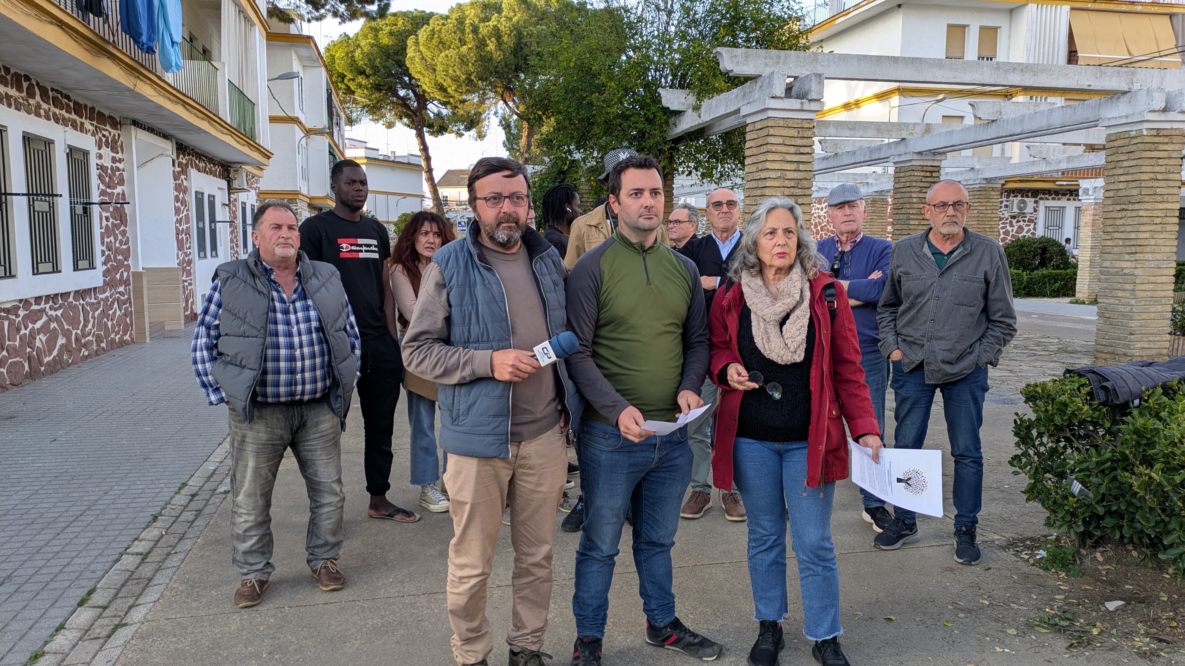 Representantes de los colectivos firmantes del manifiesto en defensa de los migrantes palmeños