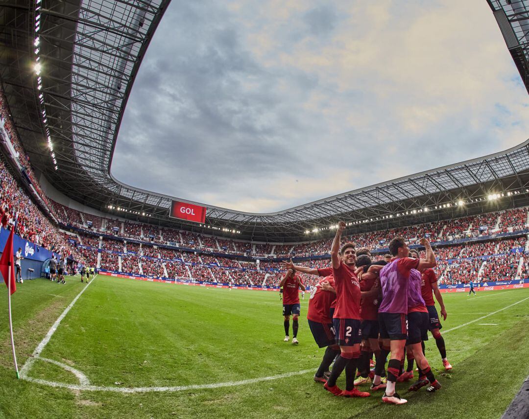 Osasuna celebrando la victoria en el Sadar en este 2021 