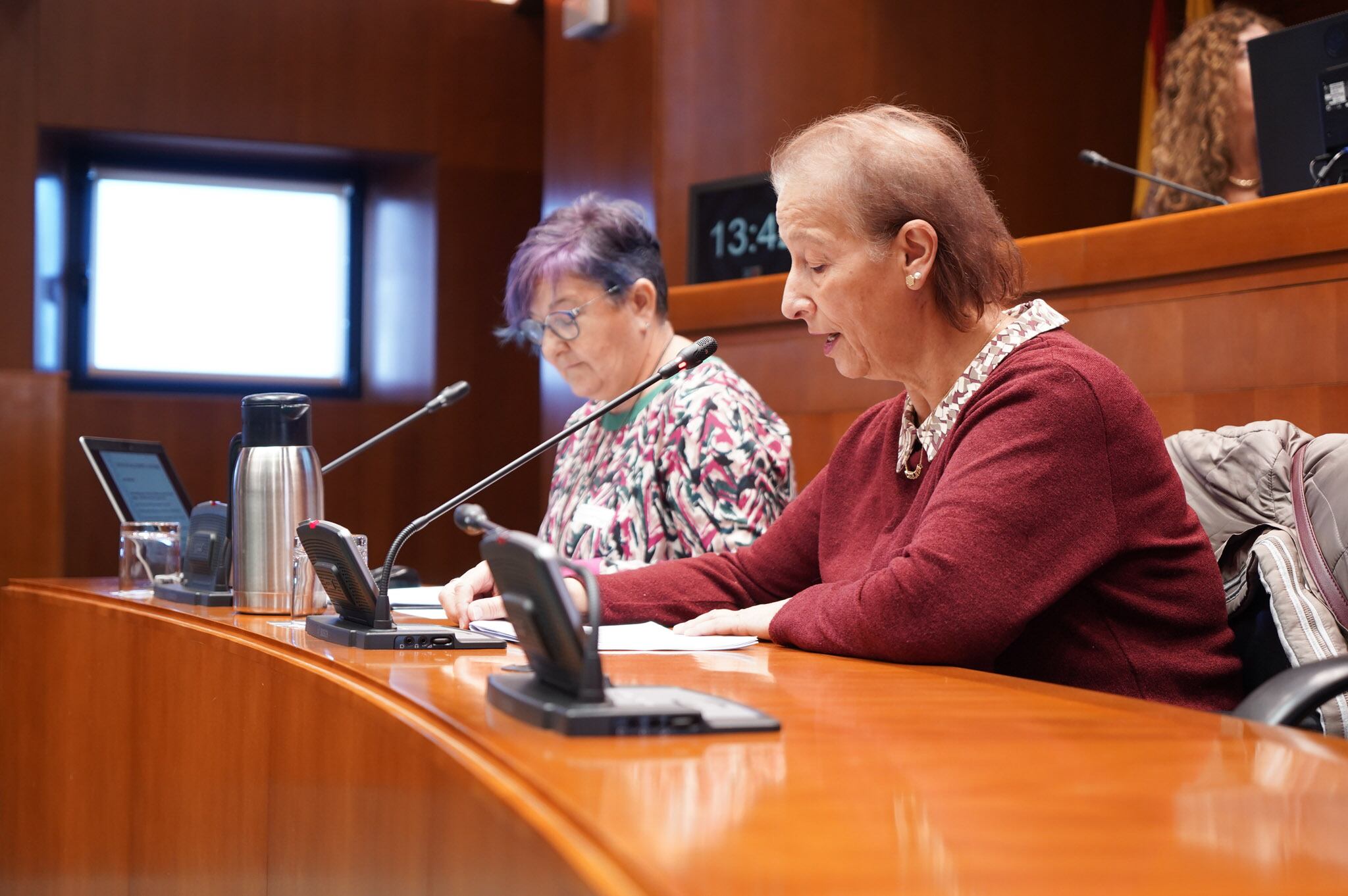 Puri Broto y Violeta Gracia en su comparecencia