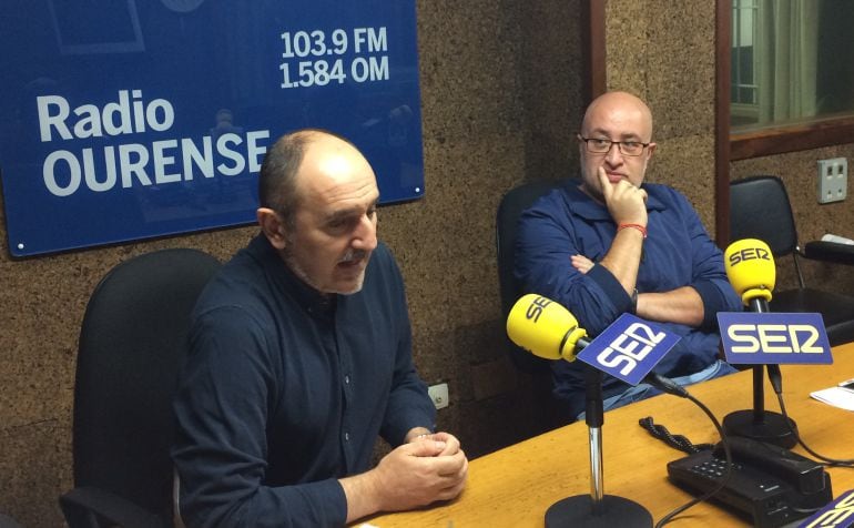 Fernando Salinero y Xose González en los estudios de Radio Ourense