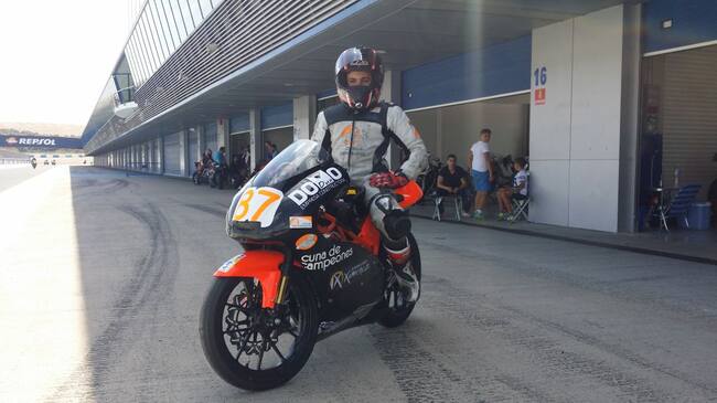 Fau Cañero durante unos entrenamientos en el Circuito de Jerez