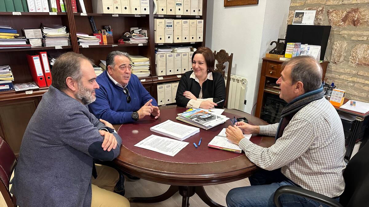 Estudian las necesidades de ampliación de la residencia Entrepinares del Mercadillo de Villanueva de la Reina