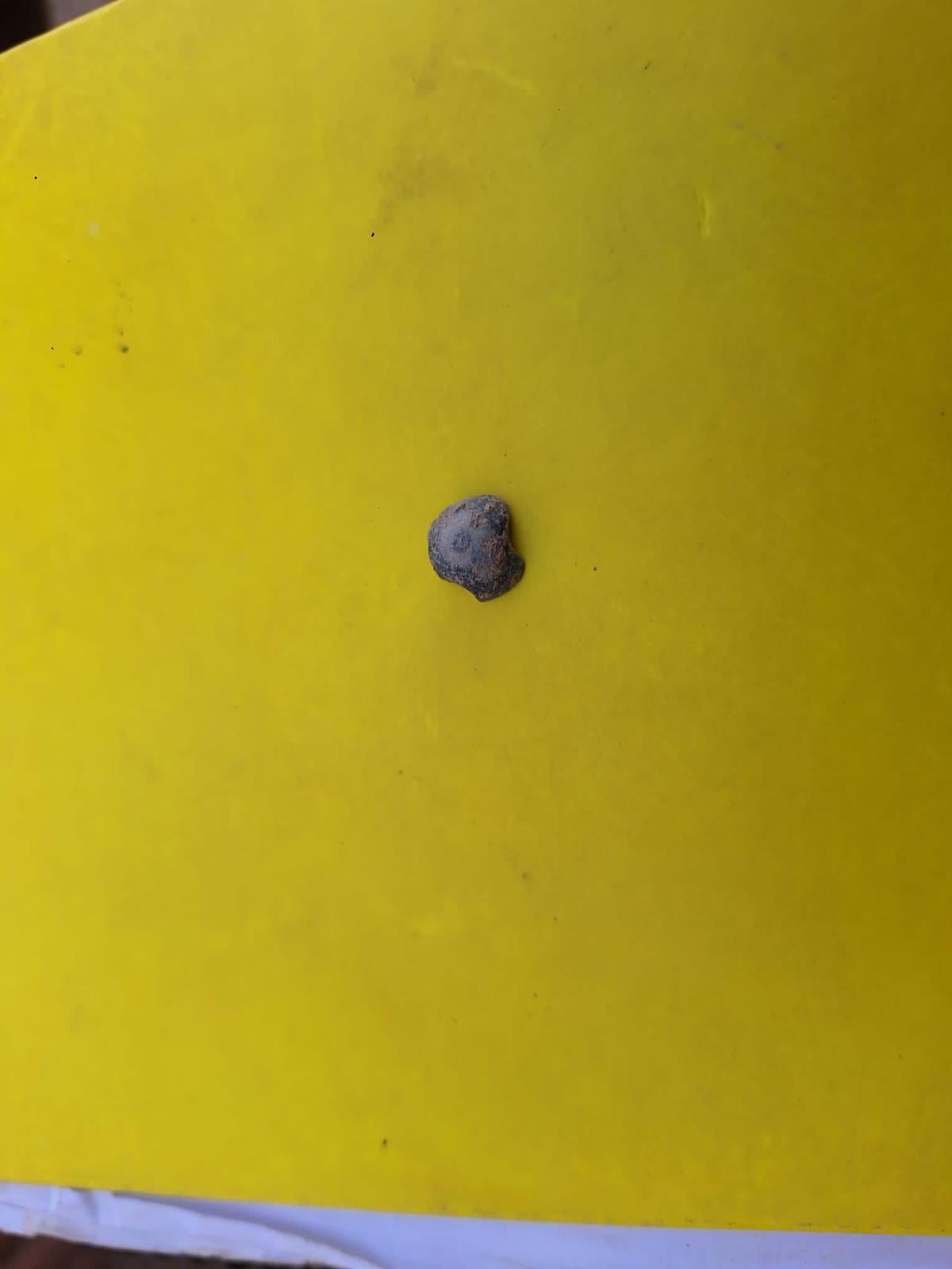 Pequeños cristales excavación en el Castro de Ulaca