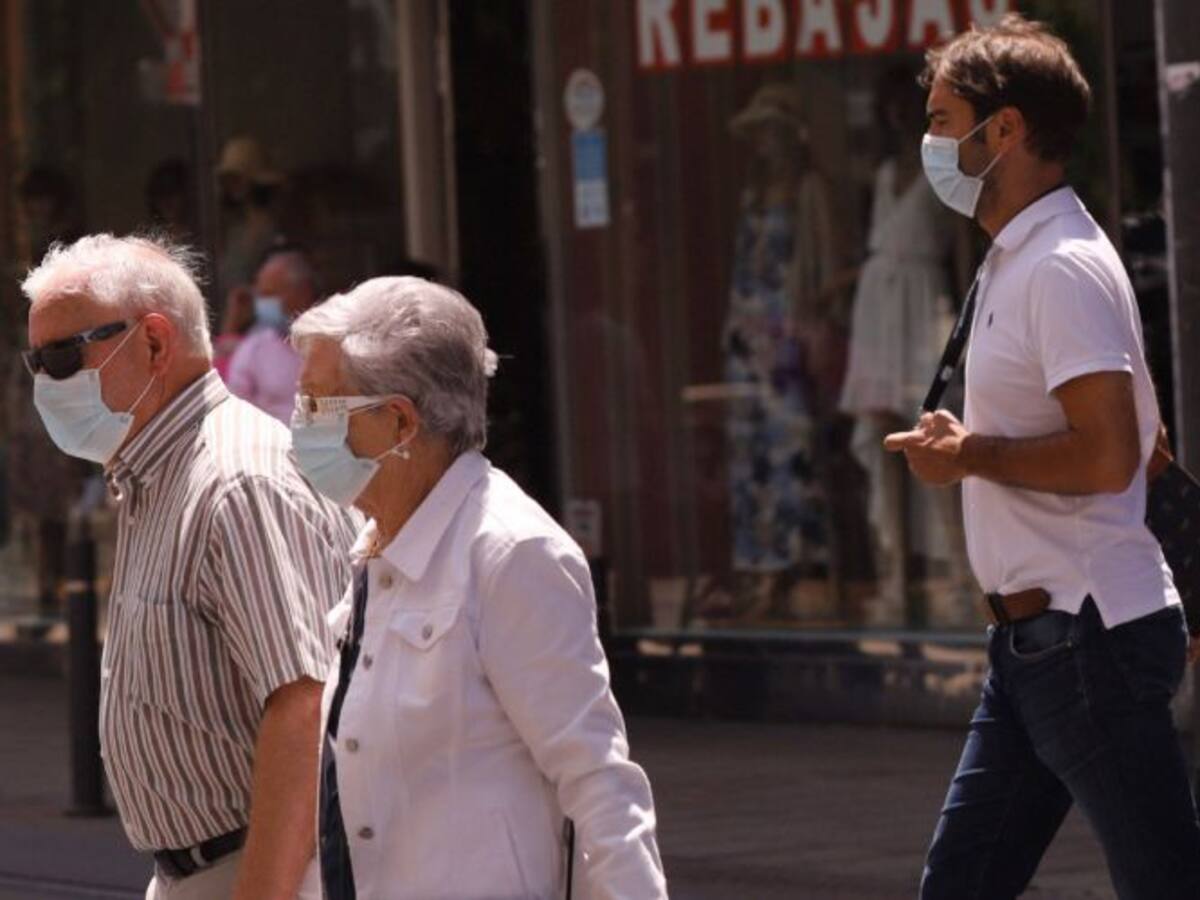Una asociación de Fuenlabrada reparte 80.000 mascarillas gratis