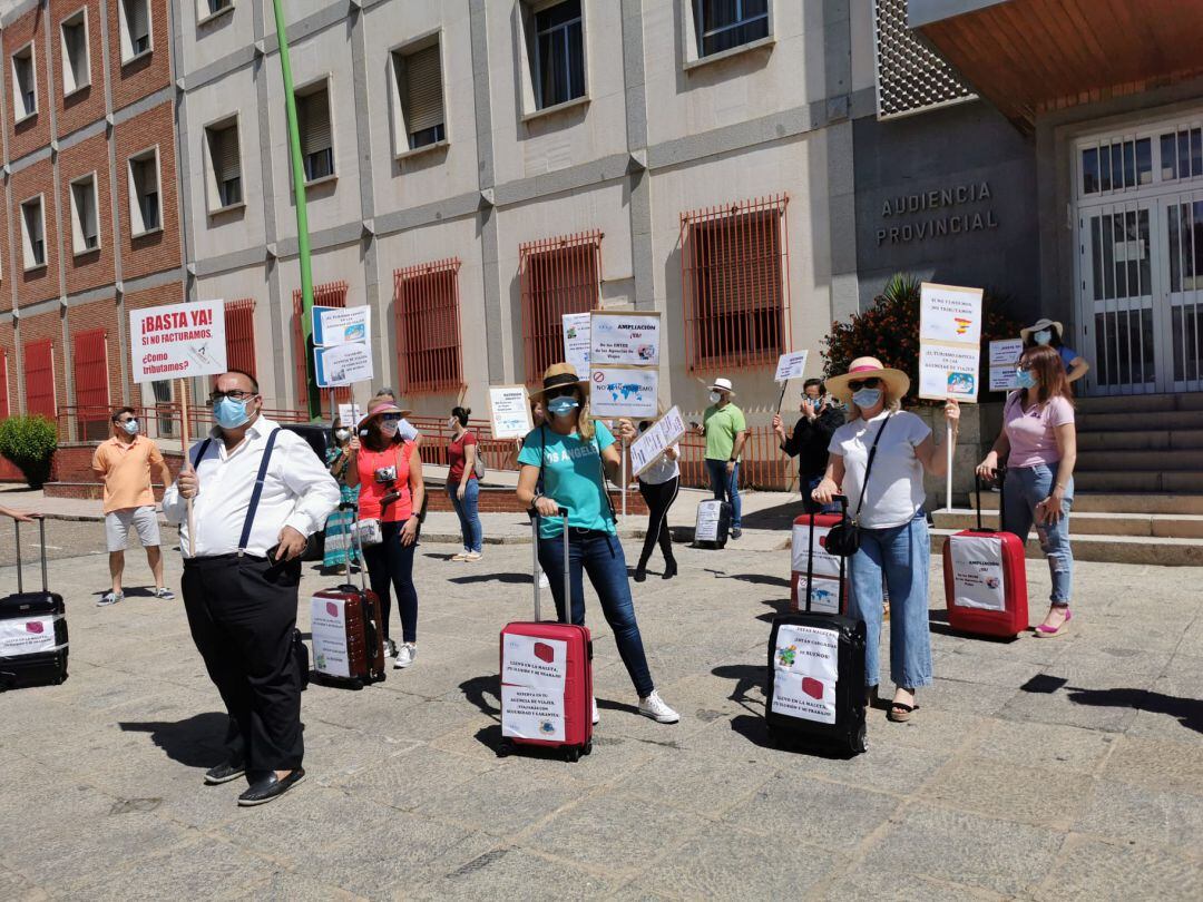 Los agentes de viajes protestan por la actual situación que viven