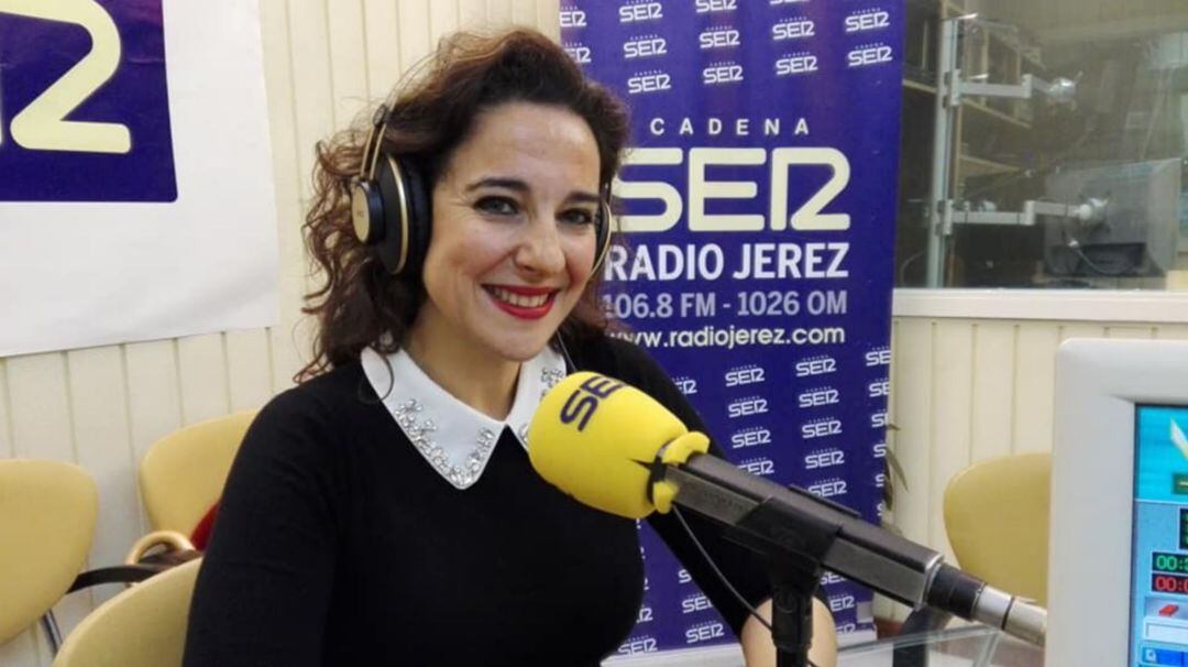 Angélica Jódar, Comer de lujo, en los estudios de Radio Jerez durante su entrevista en &quot;Abocallena&quot;