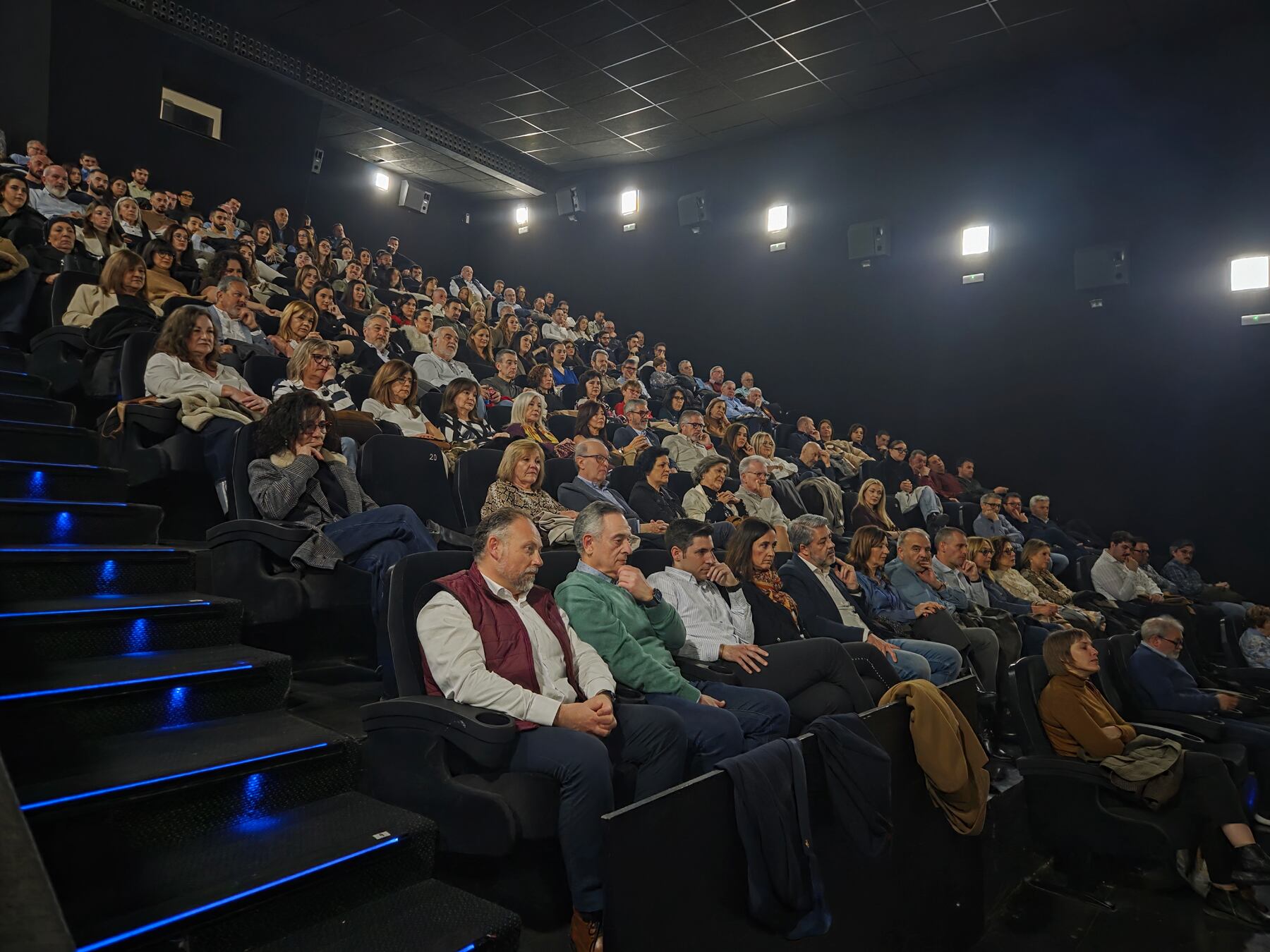 Una de las salas de los Cine BIC se llenó hasta los topes para ver por primera vez el documental