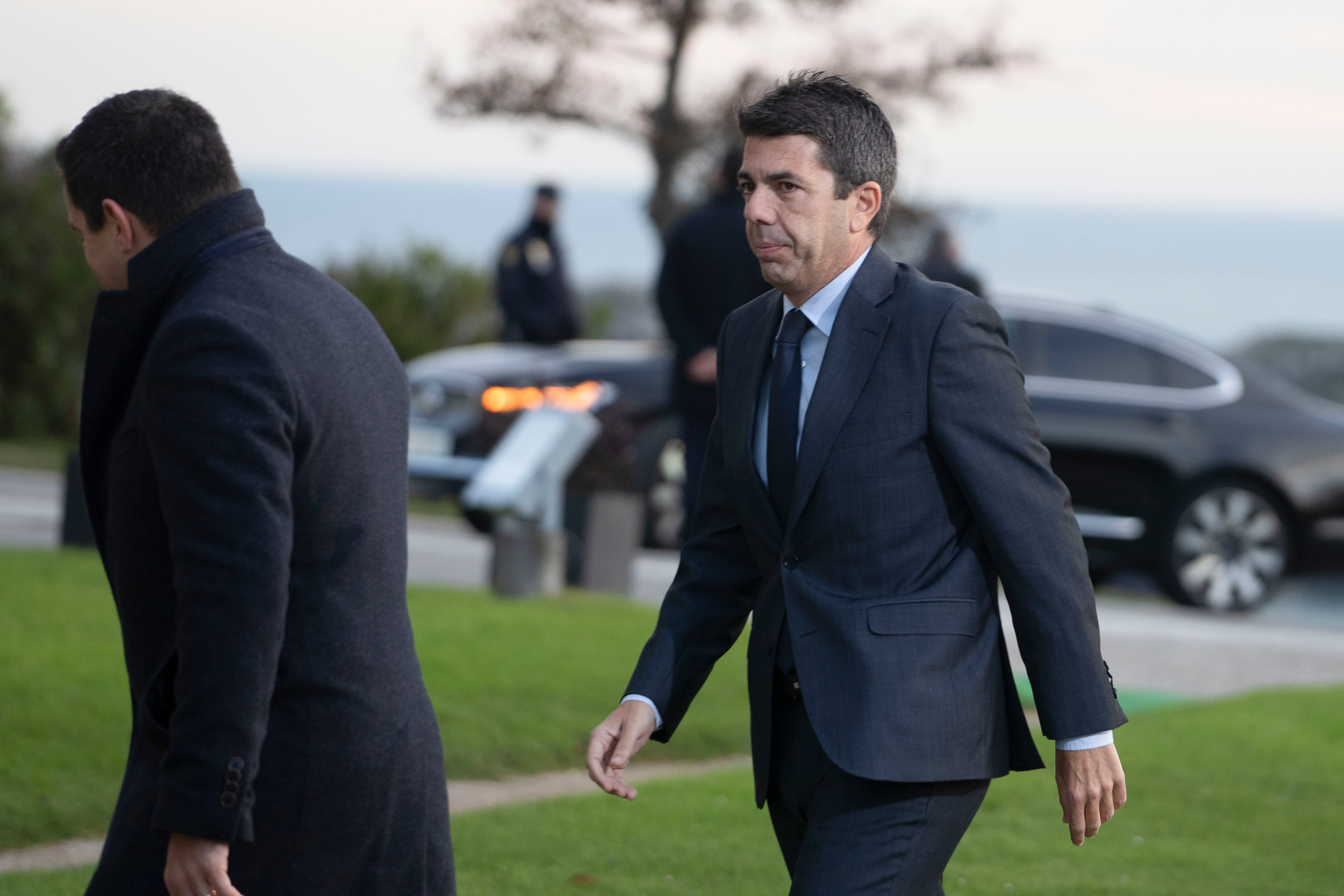 El presidente de Valencia, Carlos Mazón a su llegada al Palacio de la Magdalena de Santander para la XXVII Conferencia de Presidentes que se celebra este viernes