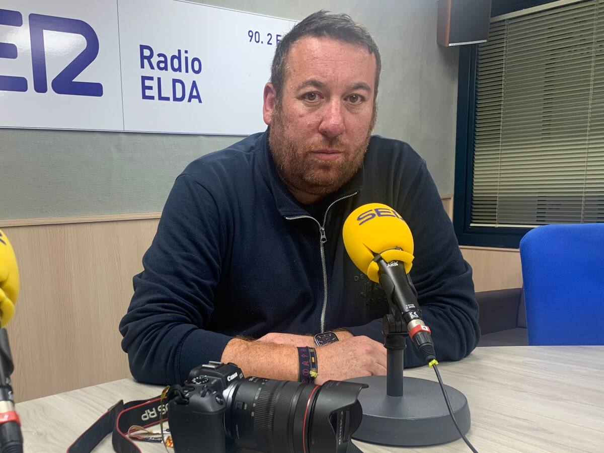 David García, fotógrafo de Elda especialista en ciclismo: "Una buena cámara no hace un buen fotógrafo"