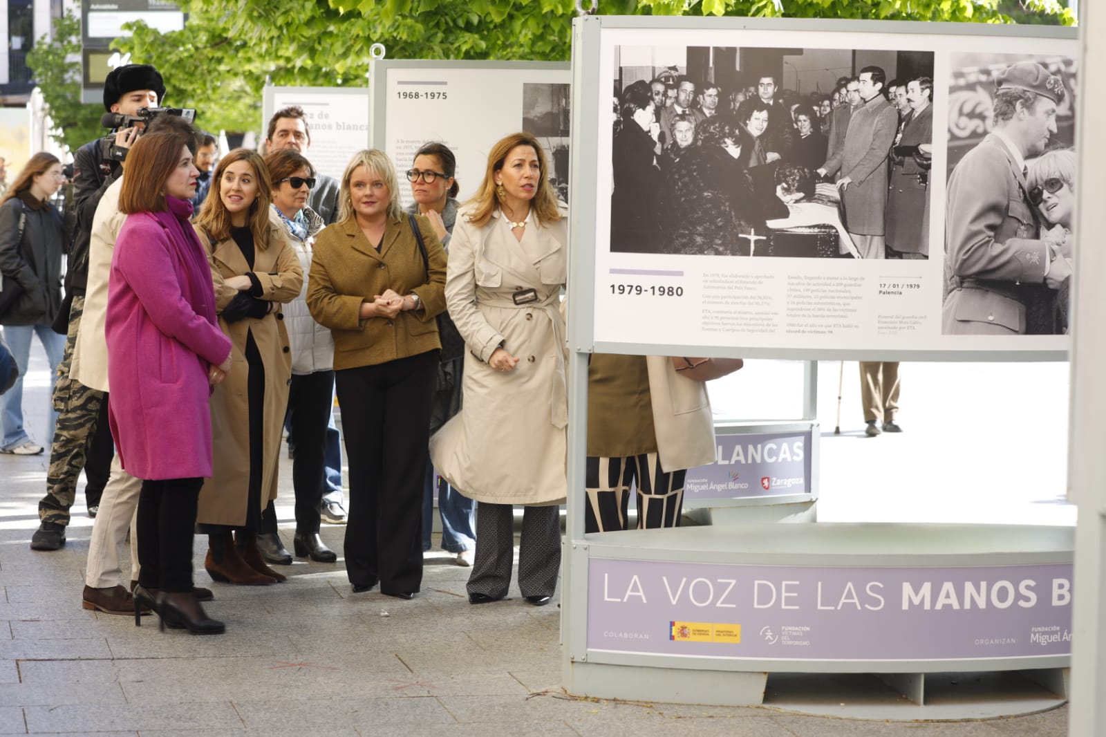 Exposición &#039;La voz de las manos blancas&#039; en el Paseo Independencia de Zaragoza