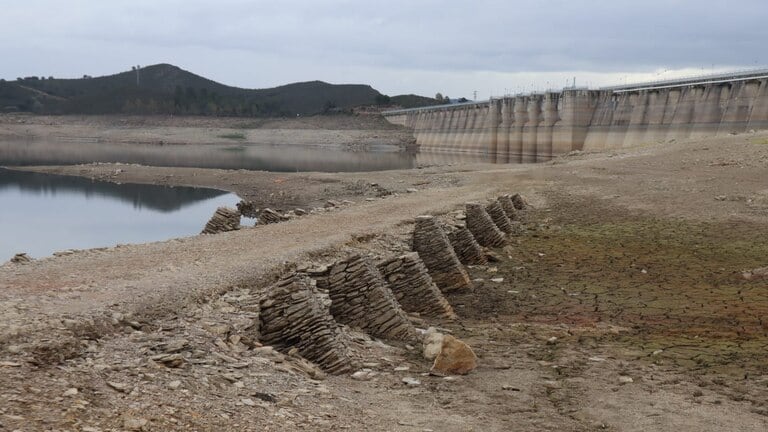 Imagen del pantano de Aracena, con tan solo un 19% de agua