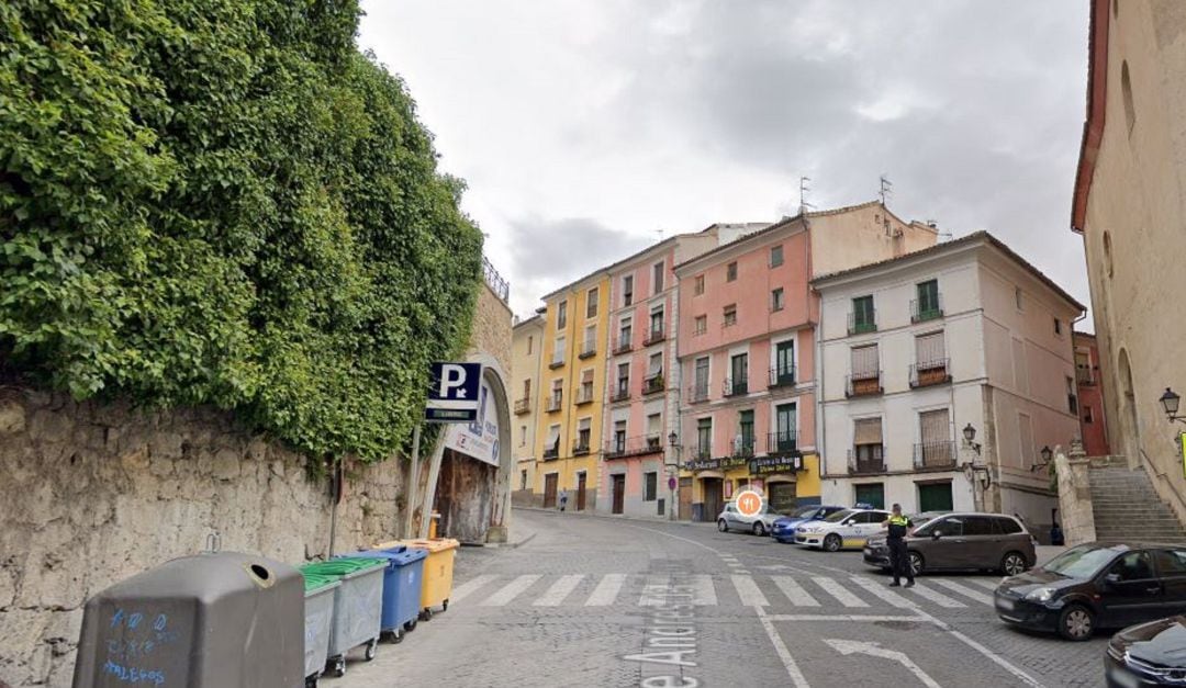 Según el 112, el accidente se ha producido en Alfonso VIII, en las inmediaciones de San Felipe Neri y el aparcamiento de Mangana