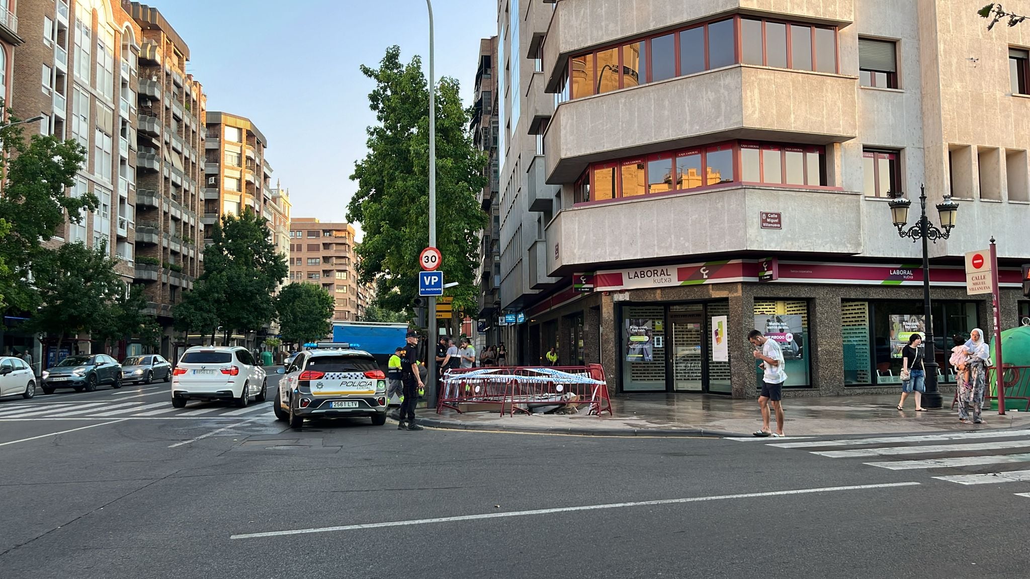 Lugar del accidente de un autobús en Logroño