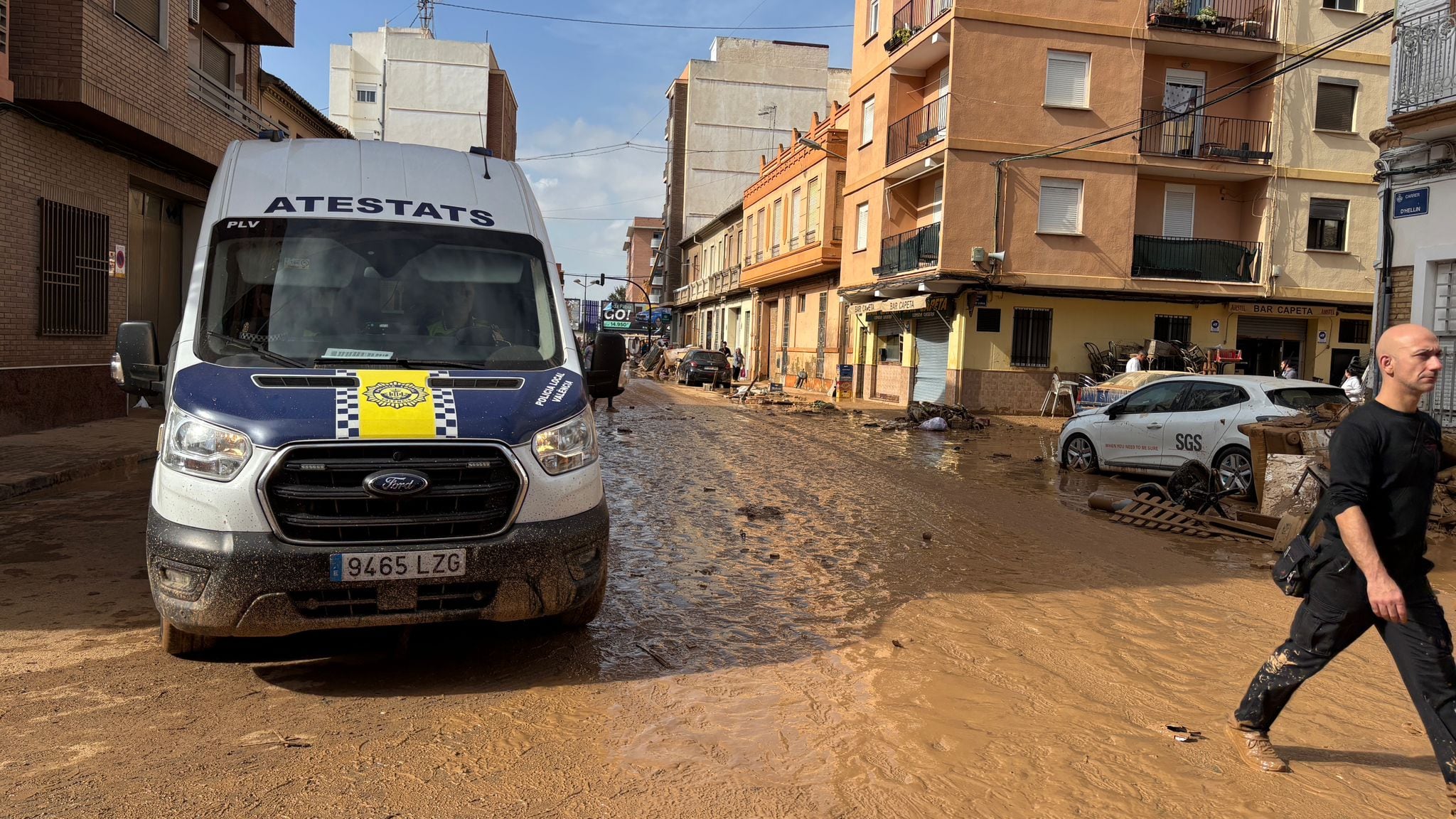 Una calle de la pedanía de La Torre horas después del 29 de octubre