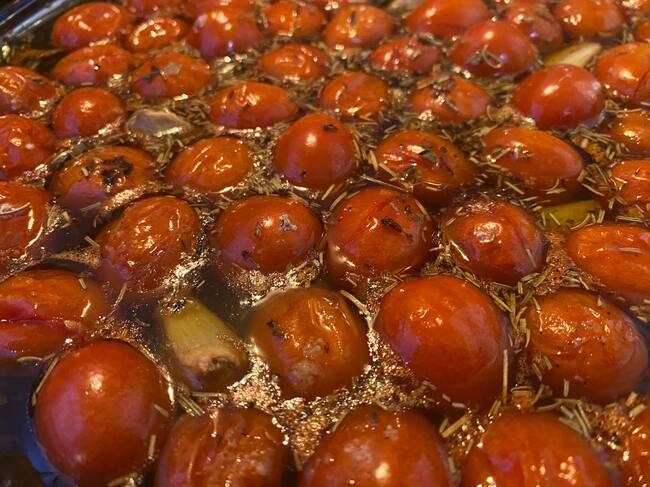 Tomates cherrys confitados