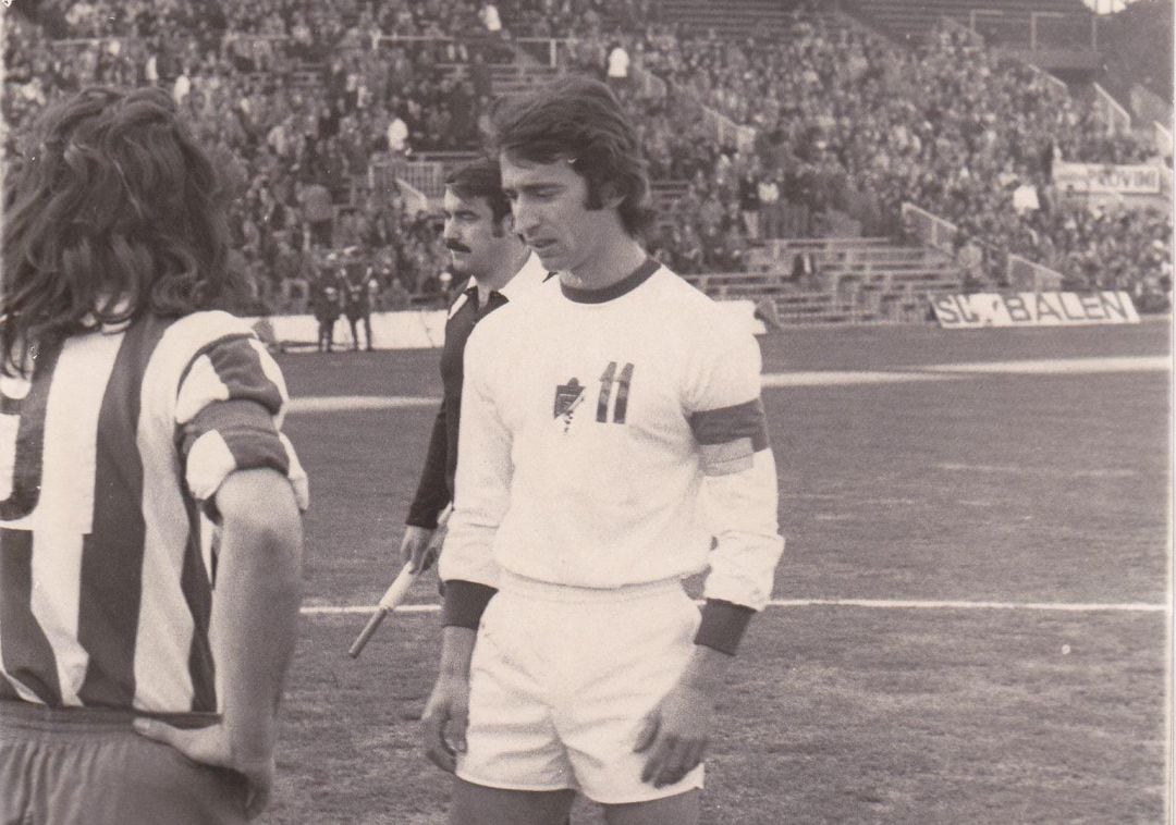 Salva Quiles con la camiseta del Granada CF