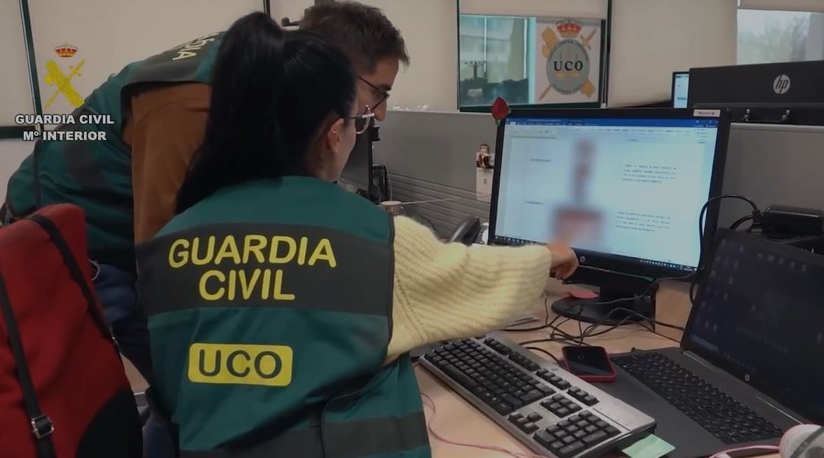 La Guardia Civil detiene a un pederasta que agredía sexualmente de un bebé de 6 meses tras la localización de un vídeo en la Deep Web.