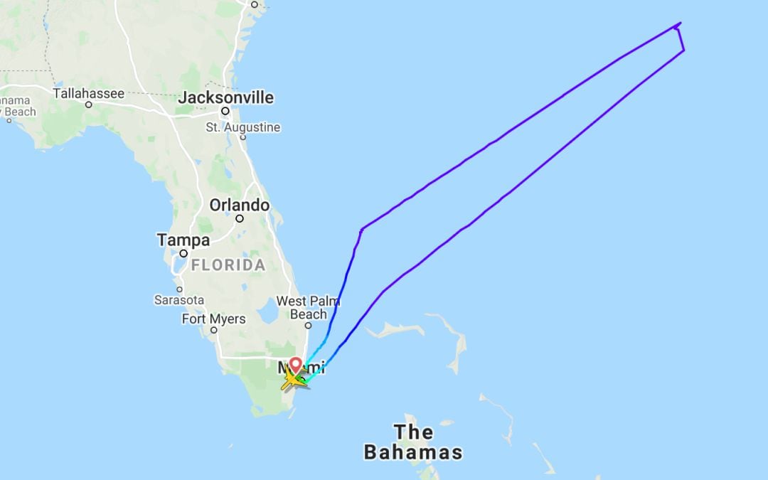 Un avión de American Airlines se vuelve a Miami por culpa de un pasajero sin mascarilla.