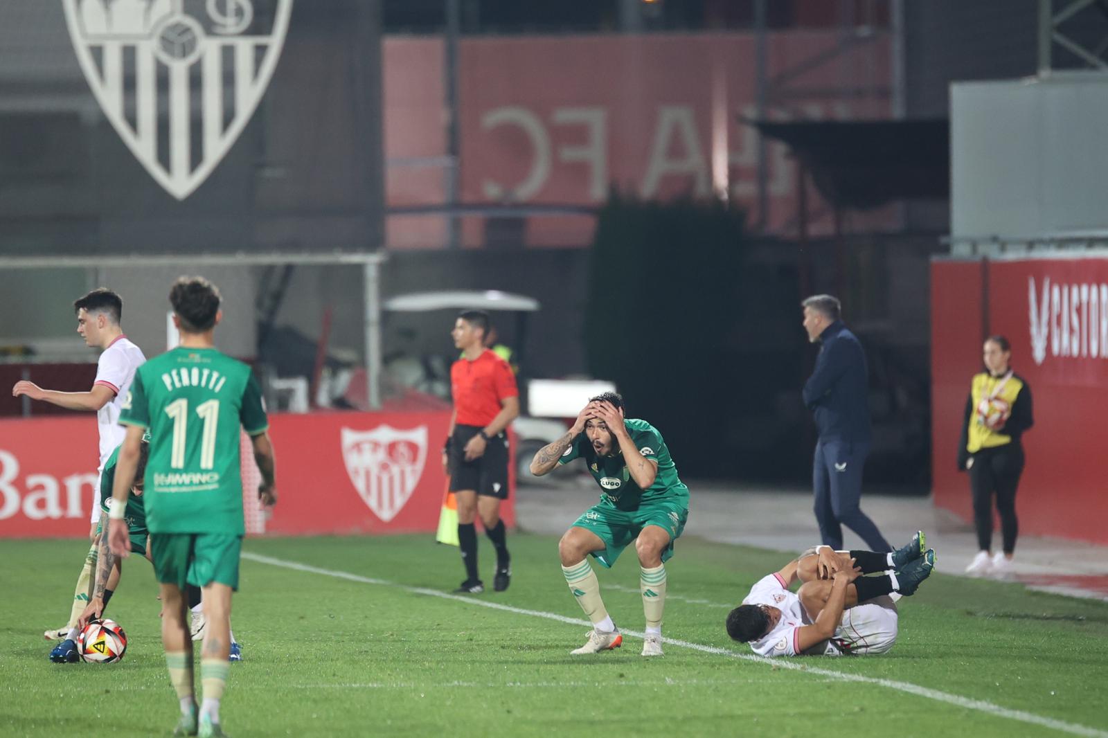 Imagen del partido entre el Sevilla C y el Xerez CD