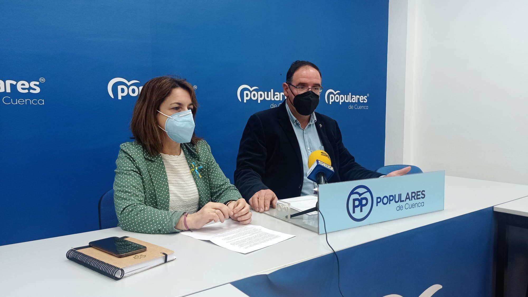 Benjamín Prieto y Clara Plaza en rueda de prensa