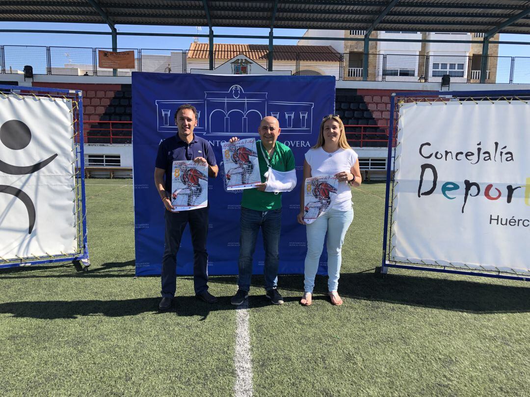 Presentación del torneo en el césped de El Hornillo.