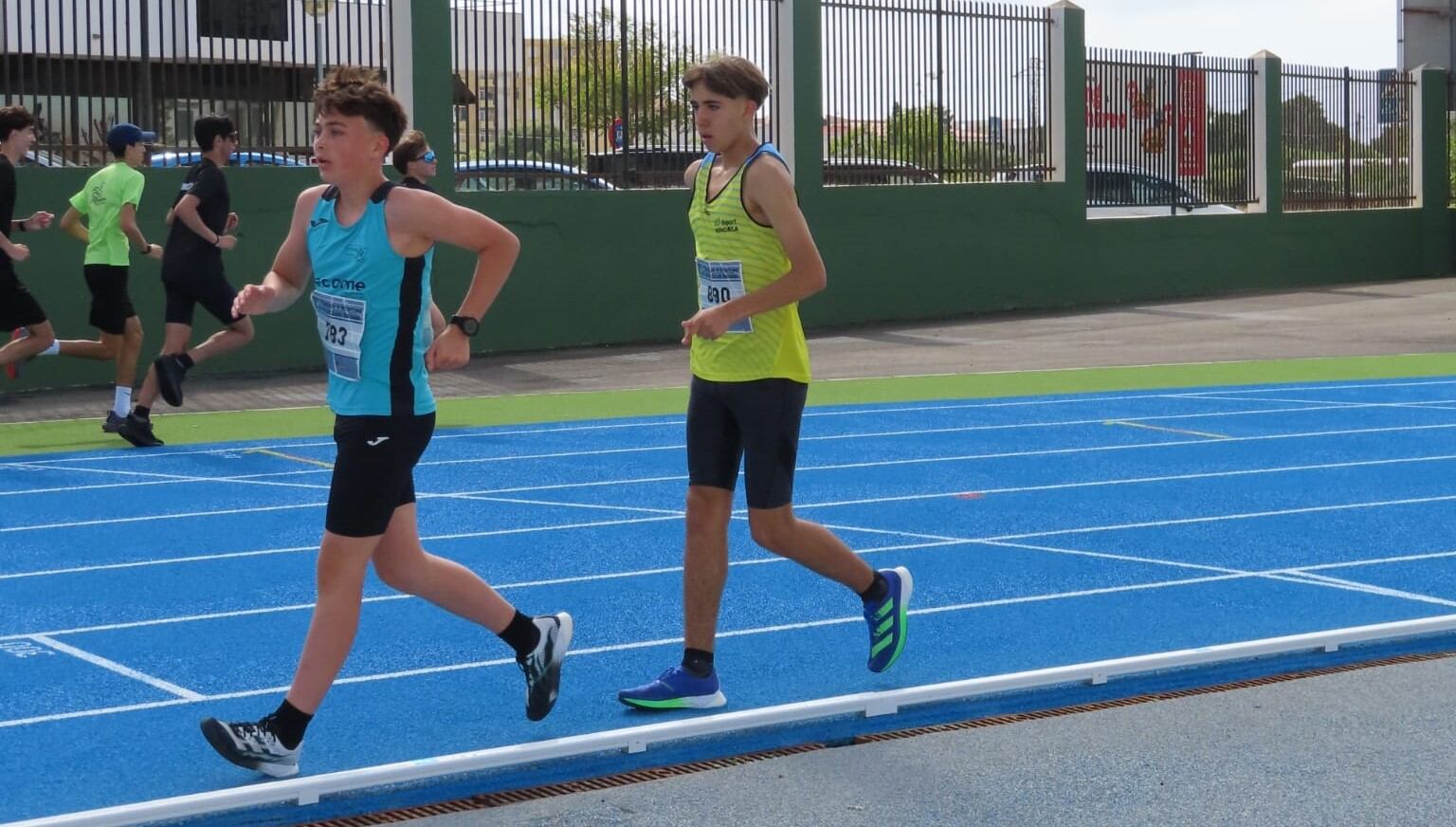 Izan Sánchez i Toni Scanlon van fer una gran cursa als 3.000 metres marxa.