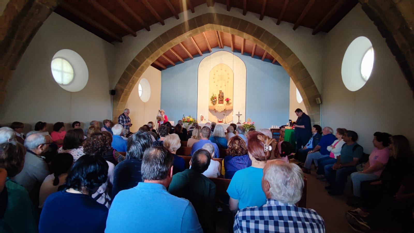 Participantes en la romería de Jara