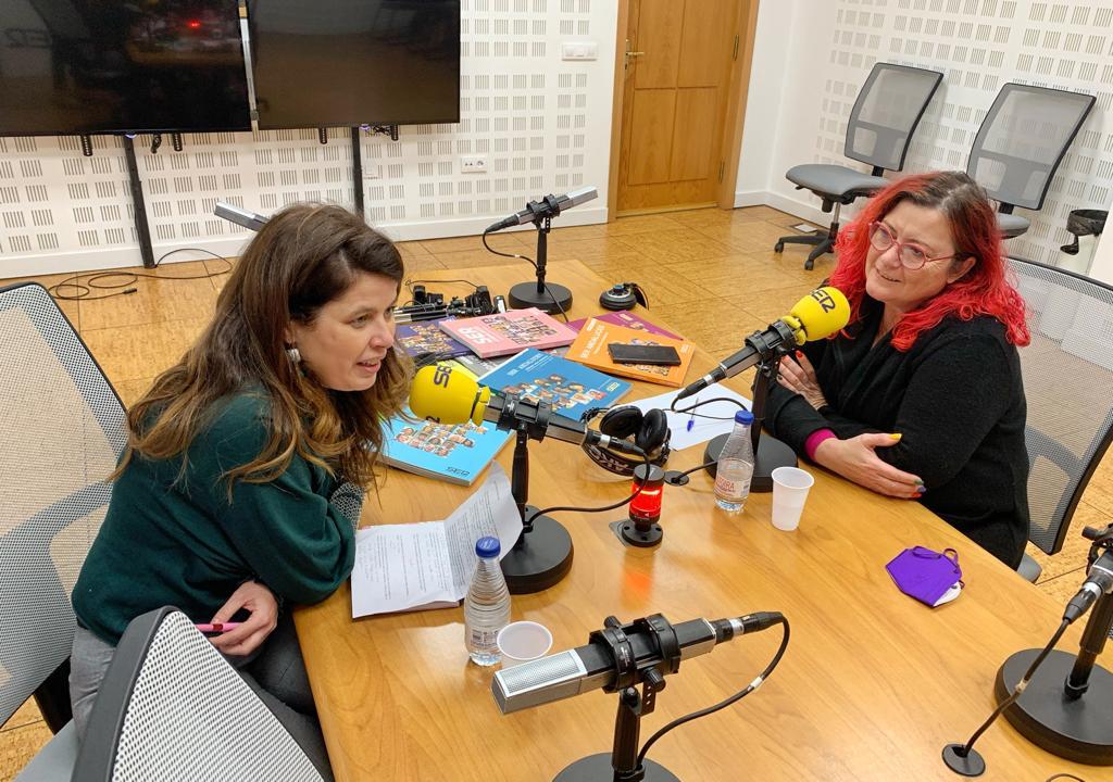 Clara Grima y Lola Pons, dialogando  en Ser Andaluces