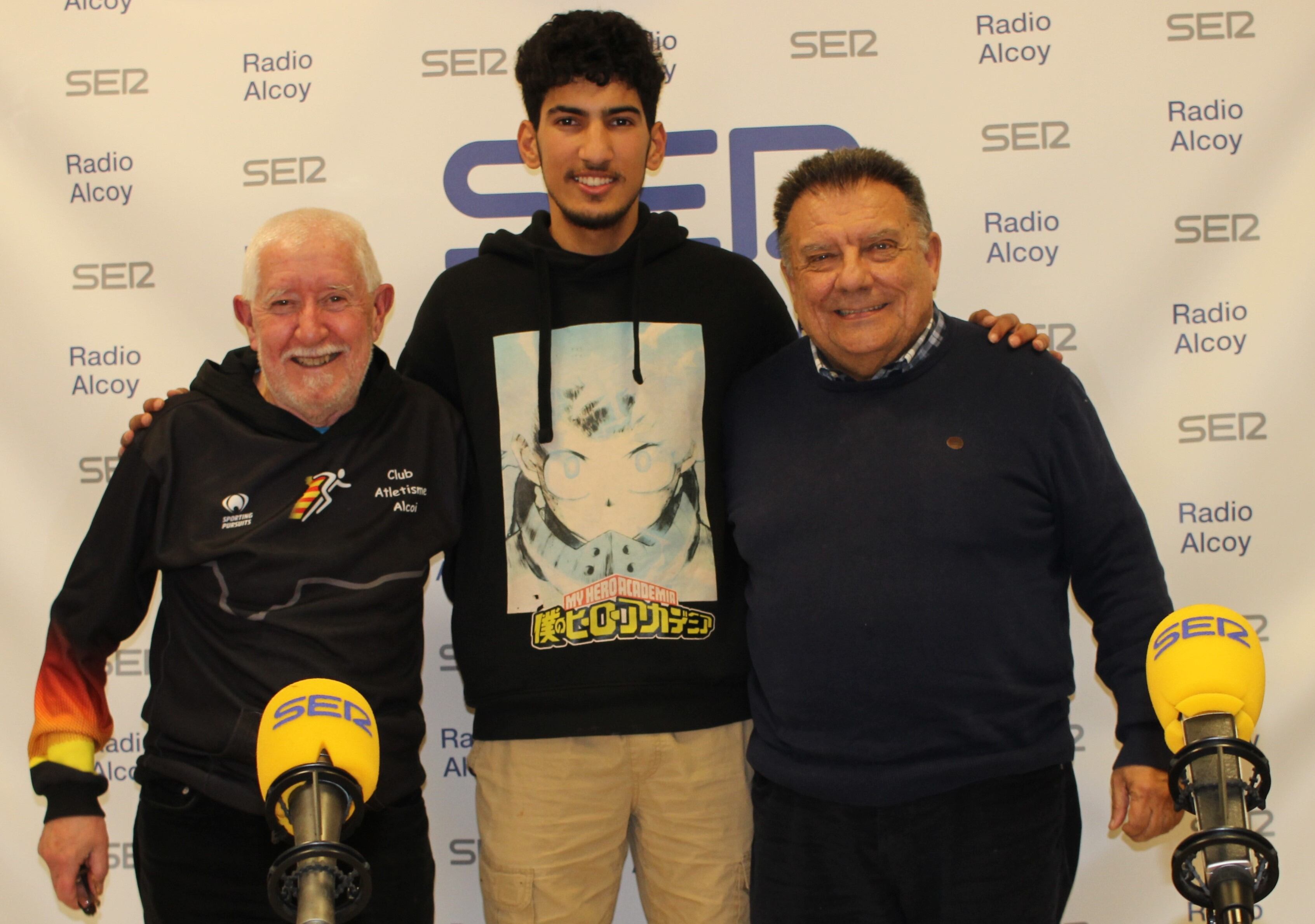 Juan Collado, Mohamed El Failali y Toni Giner en Radio Alcoy