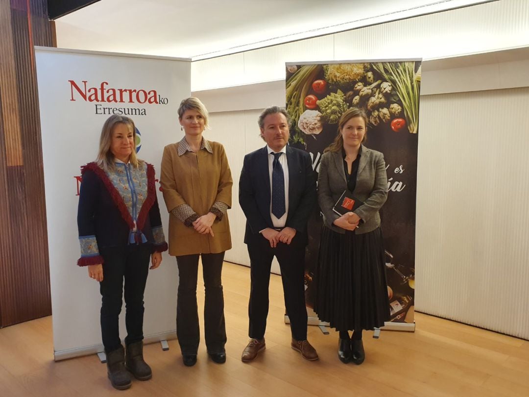 De izquierda a derecha, Ana Beriain, Maitena Ezkutari, Luís Cortes y Maite Gabilondo.