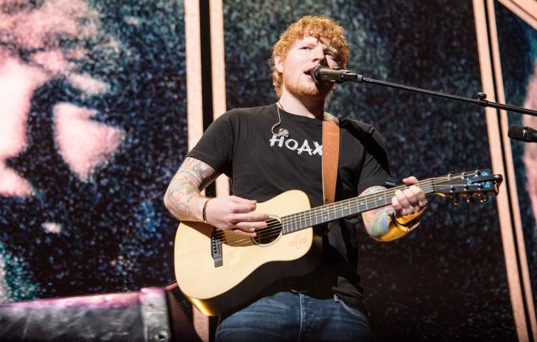 Ed Sheeran durante un concierto en Washington.