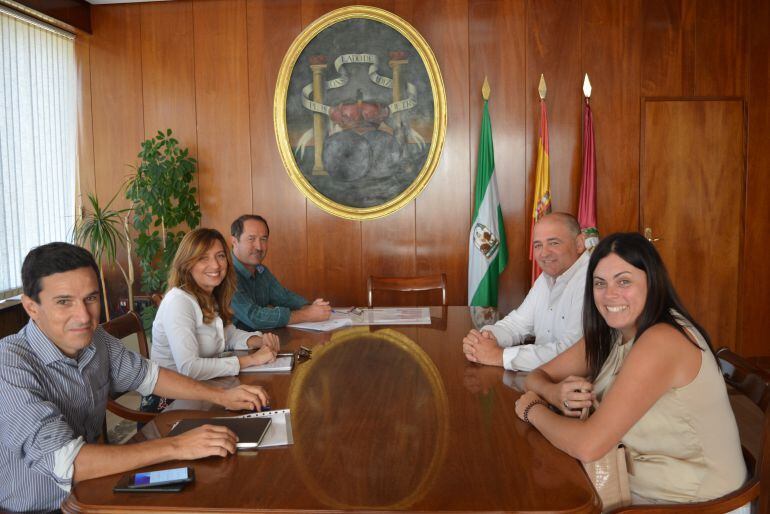 Responsables de Zona Franca reciben a los munícipes barreños