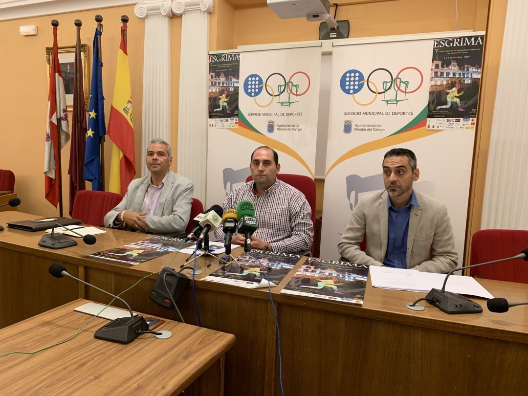 Federación, Ayuntamiento y Club de Esgrima presentan el torneo del fin de semana