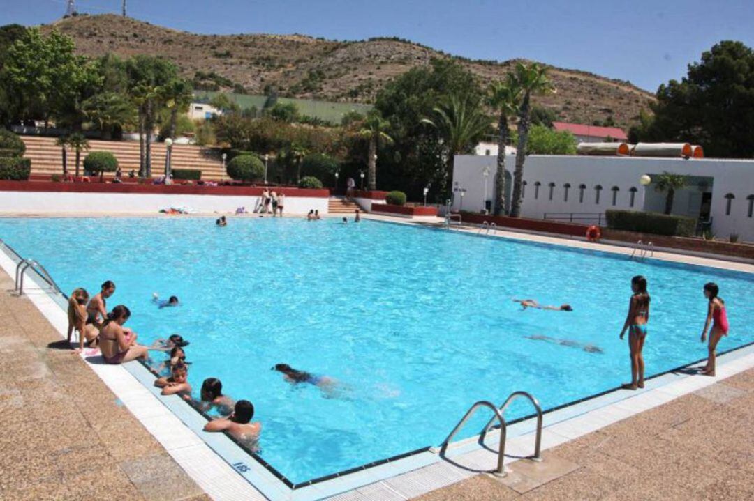 Imagen de archivo de las Piscinas de San Crispín en Elda 