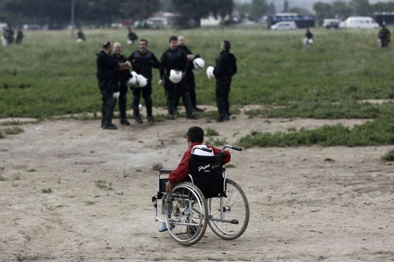 La policía desaloja a los refugiados del campamento de Idomeni