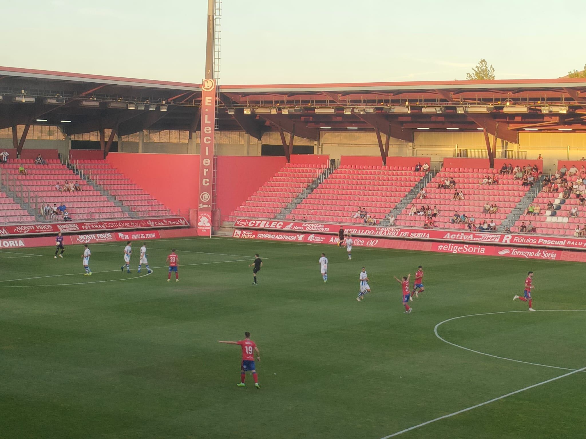 El Numancia careció de acierto y sucumbió ante el Alcoyano en Los Pajaritos.