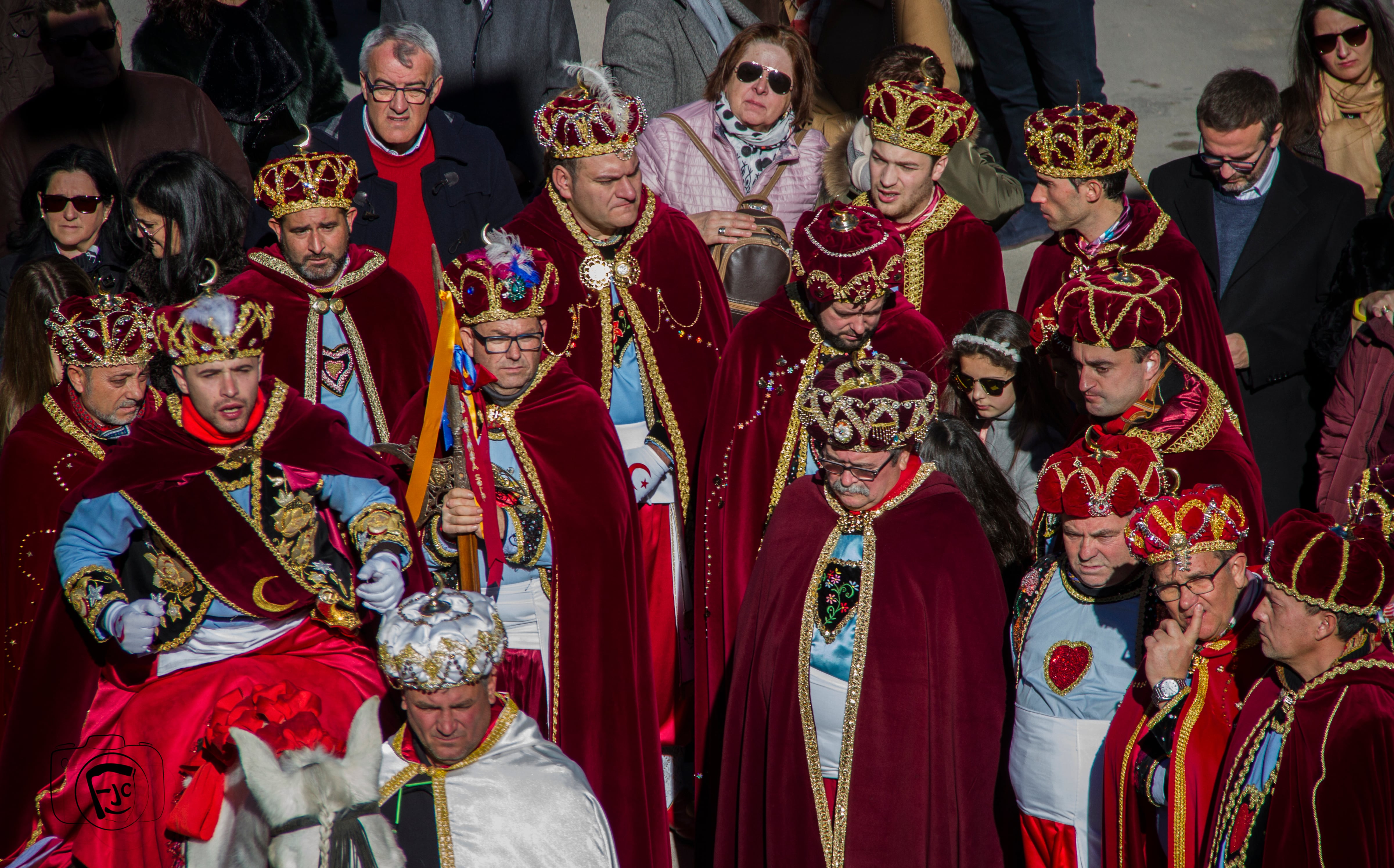 Un momento de las fiestas de Moros y Cristianos de Valera de Abajo / fiestasdemorosycristianos.es