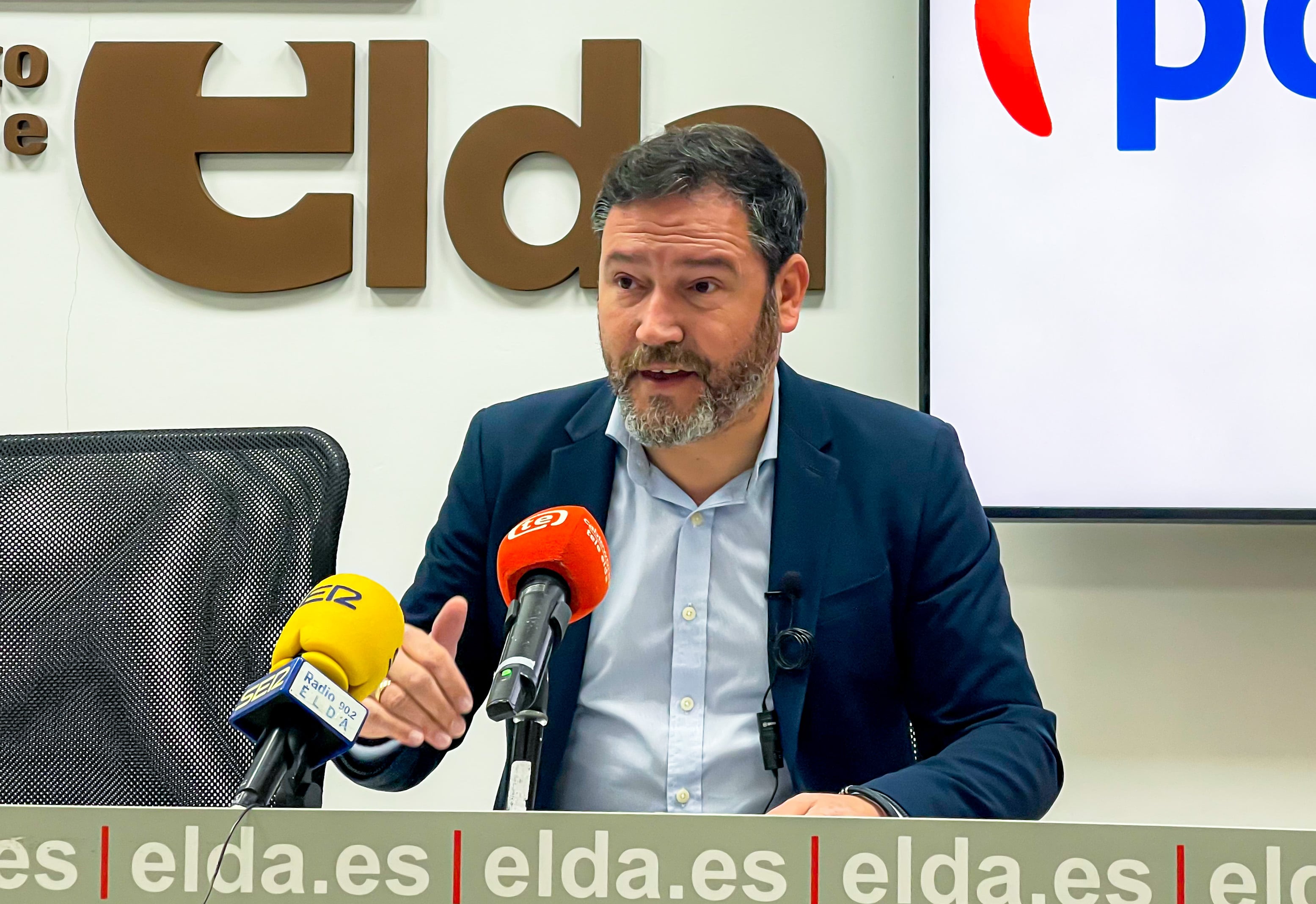 Fran Muñoz, sigue siendo, por ahora, portavoz del PP de Elda