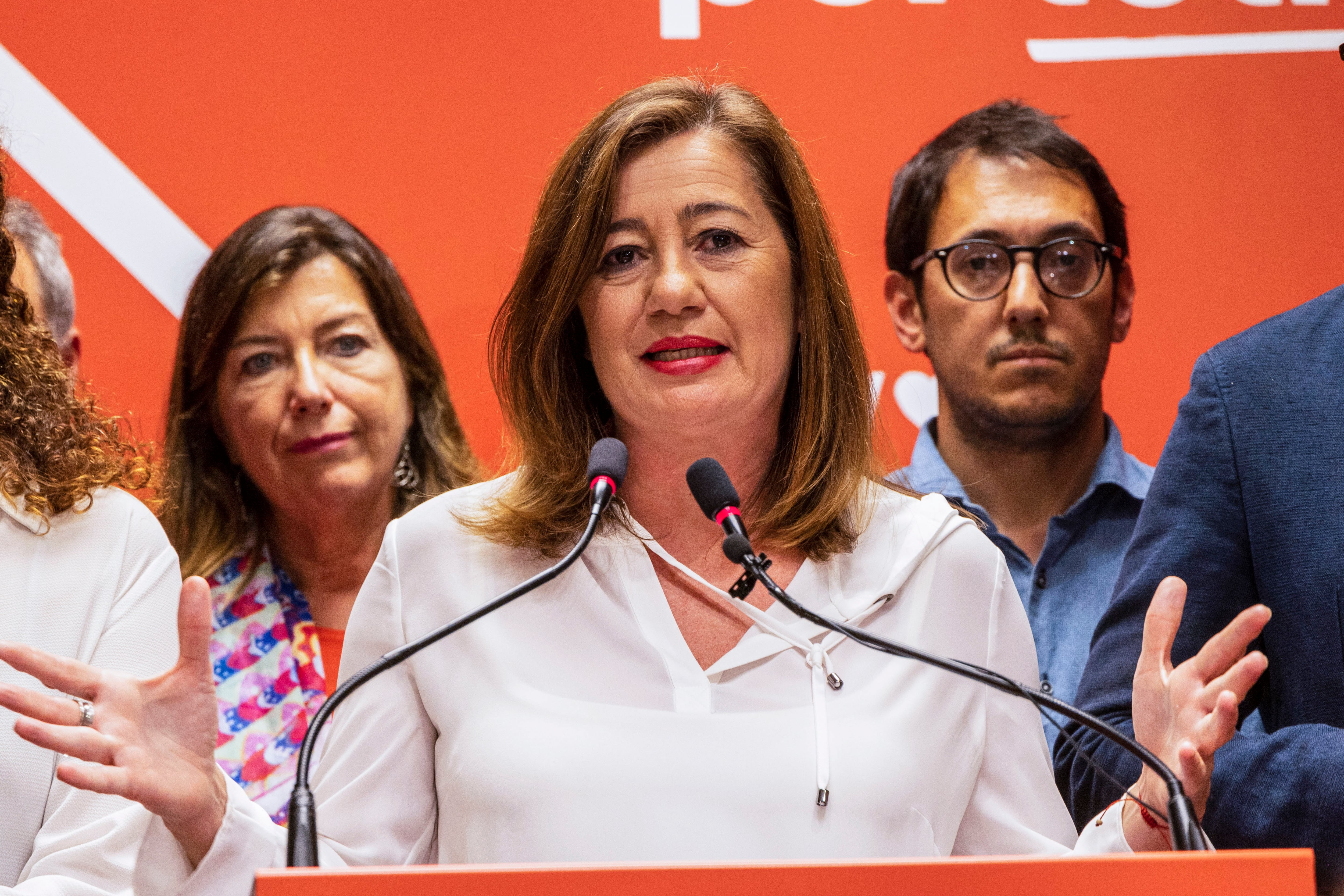 PALMA DE MALLORCA (ISLAS BALEARES) 28-05-23. Declaraciones de Armengol , Hila y Cladera después de saberse los resultados electorales por los que pierden el Govern, el Consell y la Alcaldía de Palma.- EFE/CATI CLADERA
