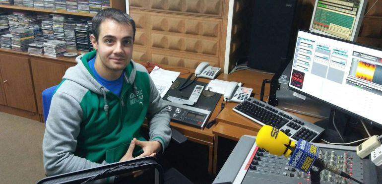 Jesús Valderas, en los estudios de Radio Puertollano Cadena SER