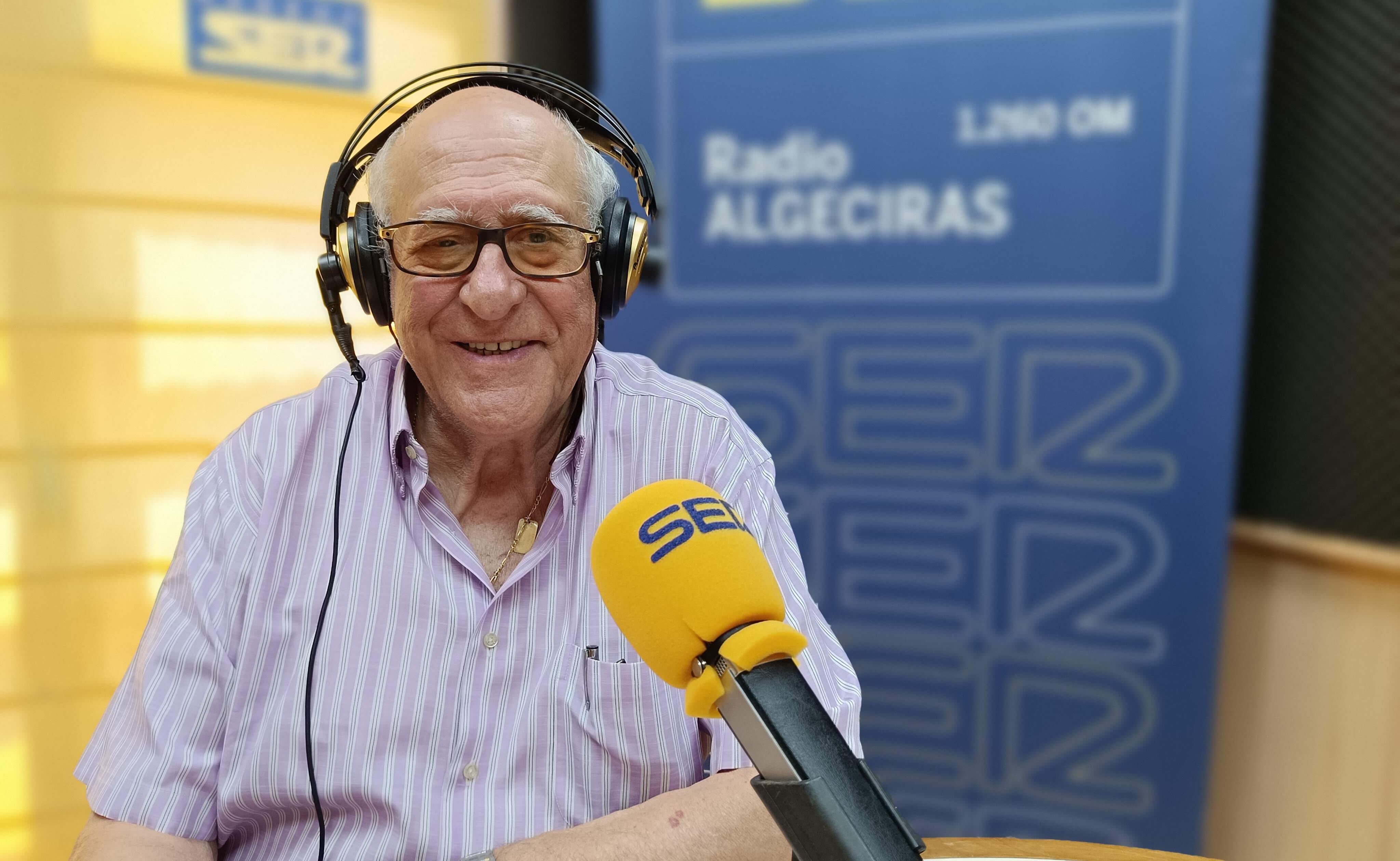 Sergio González Otal en los estudios de Radio Algeciras